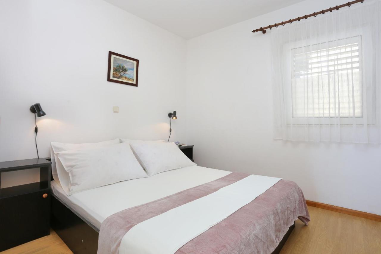 Apartments By The Sea Rastici, Ciovo - 11723 Trogir Kültér fotó